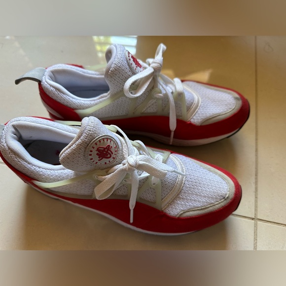 Miscellaneous items. - Picture 7 of 8